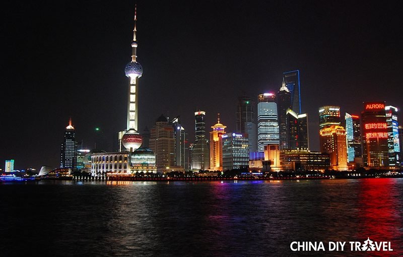 Trains-to-Shanghai---Shanghai-Pudong-at-night